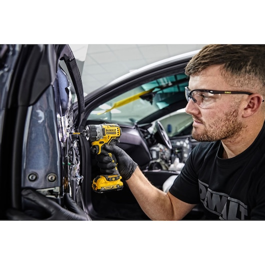 12V XR Kulløs Skruemaskine til bits, 2 X 2Ah batterier TSTAK