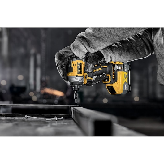 DEWALT tools in use. Shown: DCZ507T2-XE, DCZ407P1T1-XE, DCZ607X2-XE, DCZ503X2-XE, DCF860N. Photography category.