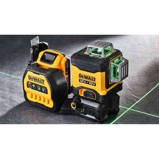 18V/12V XR 3 X 360⁰ KRYDSLINJELASER, GRØN, SOLO