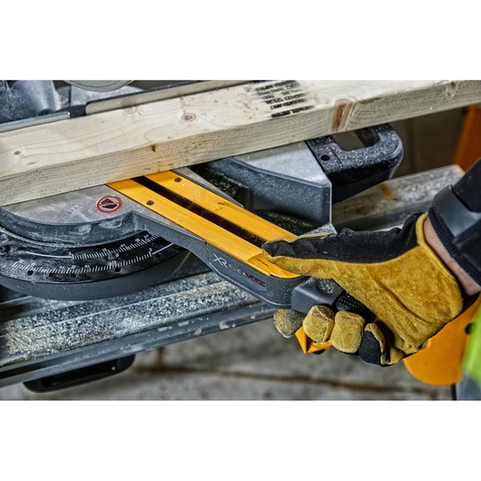 54V XR FLEXVOLT 216mm geringssav m. 2 batterier